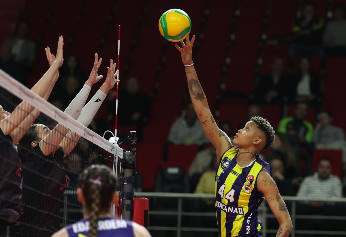 fenerbahce neptunesi devirdi 2 UwyLE7P8