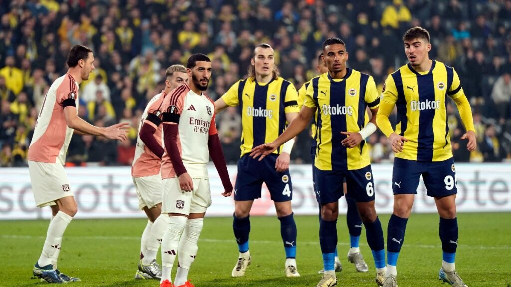 fenerbahce uefa avrupa liginde 3 beraberligini aldi XF9MTYI7