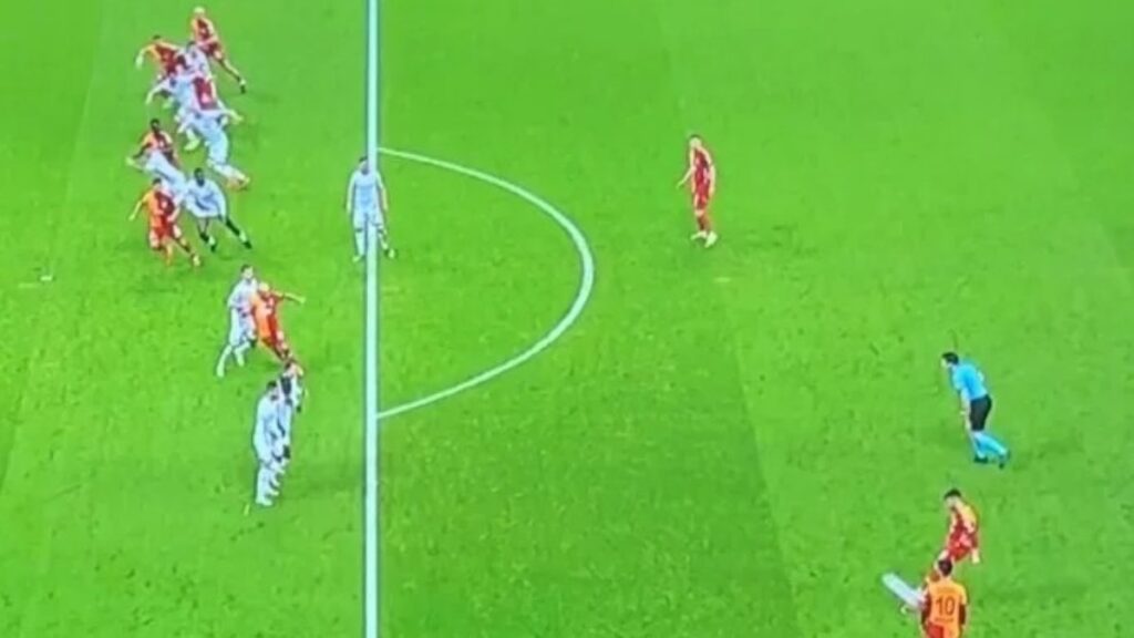 galatasaray gol atti ofsayt karari cikti gxLpifCK
