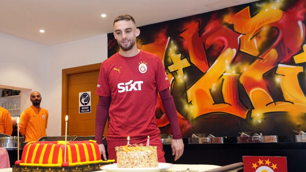 galatasarayda berkan kutlunun dogum gunu kutlandi dH1f4z9U