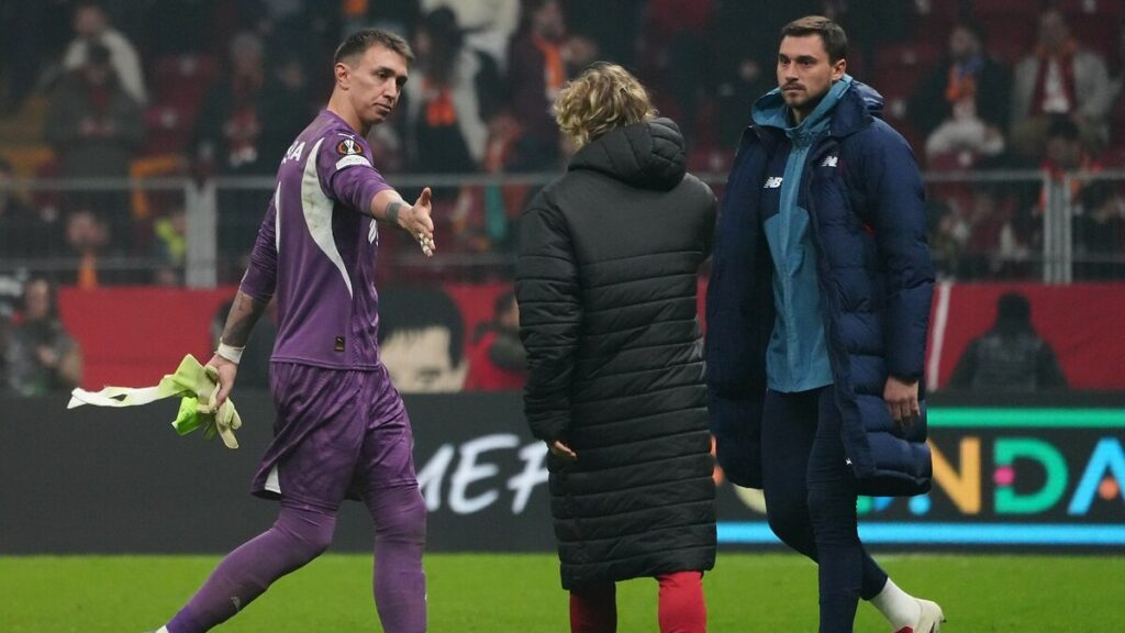 galatasarayda taraftar musleranin gonlunu alacak Wz7Rm2LV