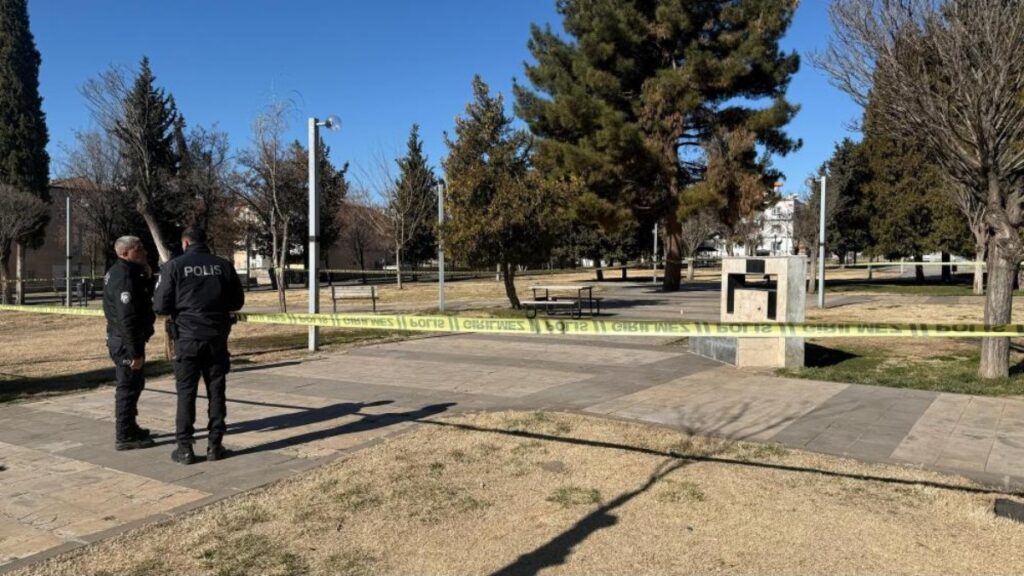 gaziantepte parktaki agir yarali kadinin eski esi tarafindan vuruldugu ortaya cikti rLJdKrsw
