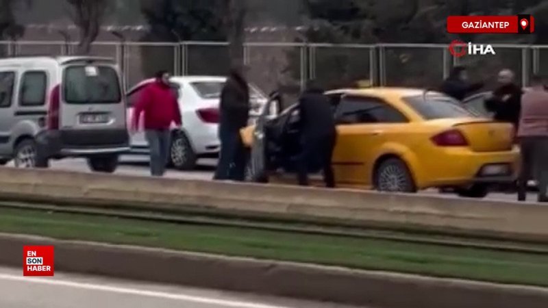gaziantepte taksiciye aracinda meydan dayagi uBCUJX7I