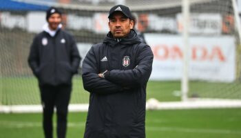 giovanni van bronckhorst uefada ise basladi Eb4N32xe