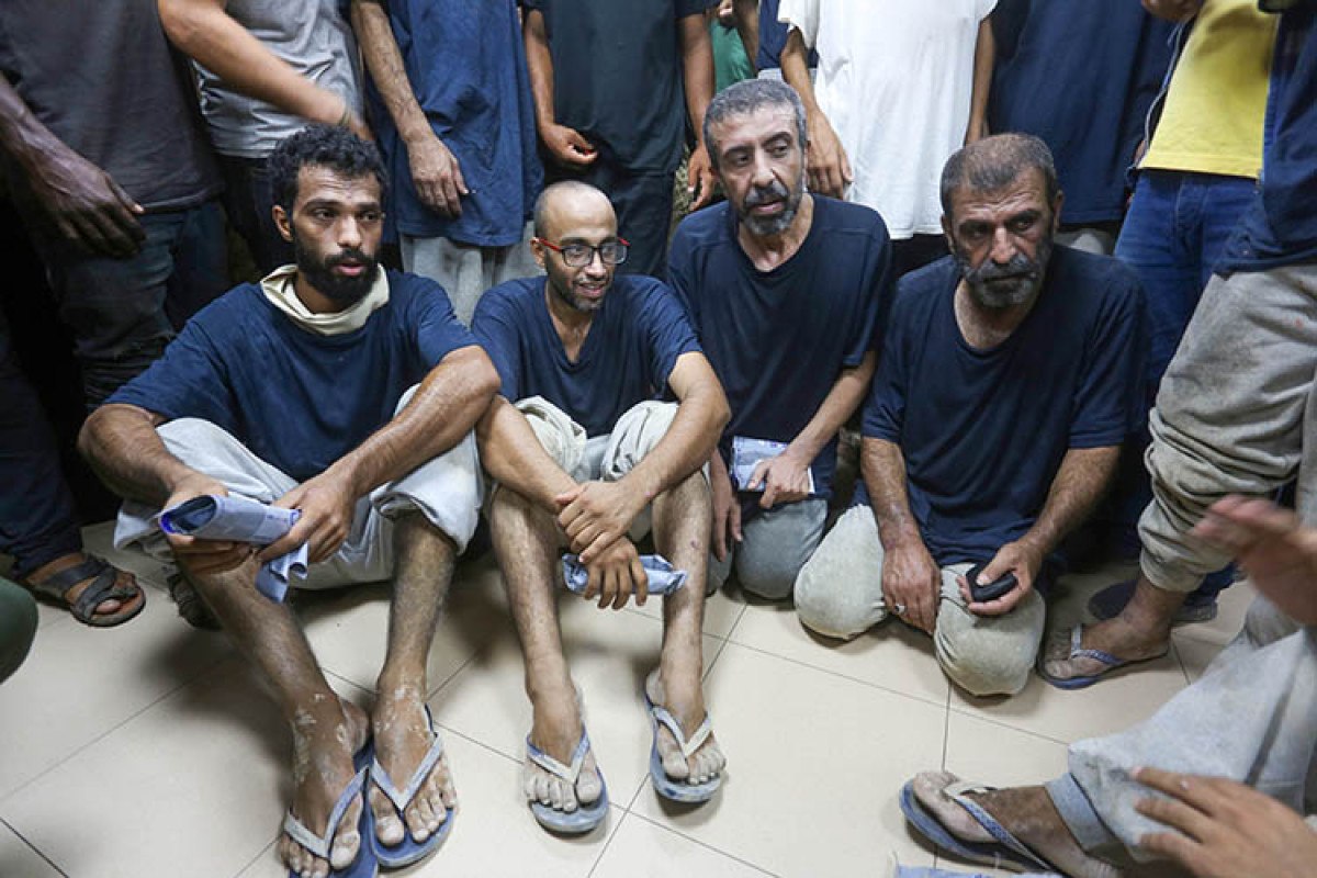 hamas israilli 4 rehineyi serbest birakti 4 2zHTXZQR