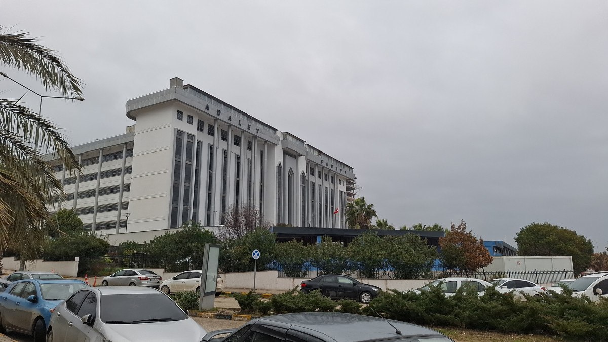 hatayda emekli ikramiyesiyle aldigi ev esi ve kizina mezar oldu 3 8vX7MFqh