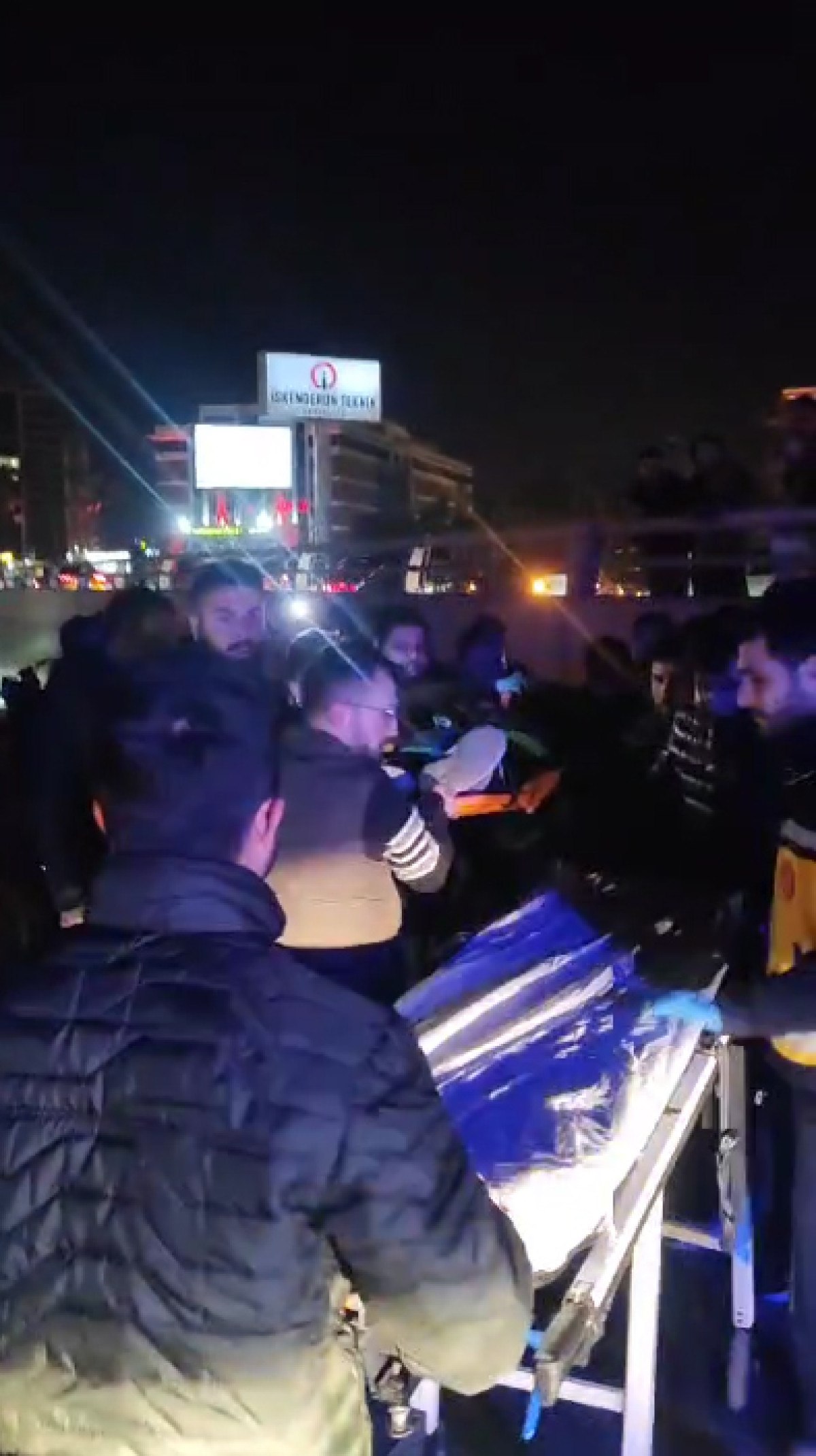 Hatay'da motosiklet yayalara çarptı: 1 ölü 2 hatayda motosiklet yayalara carpti 1 olu 1 4XdBZDnb