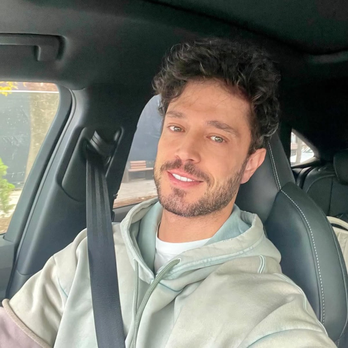 İlk kez açıkladı! Murat Boz parasını bakın nereye yatırıyormuş... 1 ilk kez acikladi murat boz parasini bakin nereye yatiriyormus 0