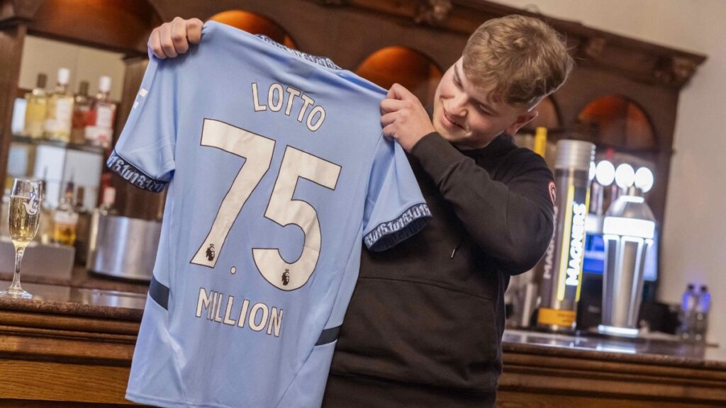 ingilterede 20 yasindaki gence 9 milyon dolarlik buyuk ikramiye cikti 78TGWwzG