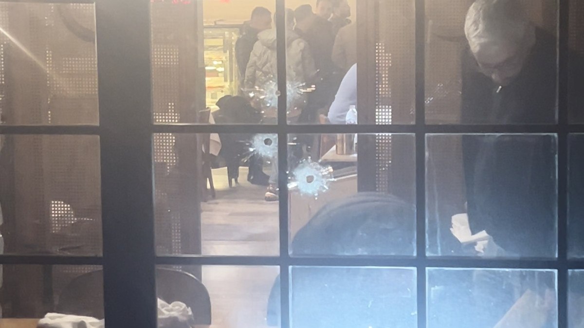 İstanbul Şişli'de restorana silahlı saldırı: Kaçan şüpheli aranıyor 2 istanbul sislide restorana silahli saldiri kacan supheli araniyor 1 9YHTILtY