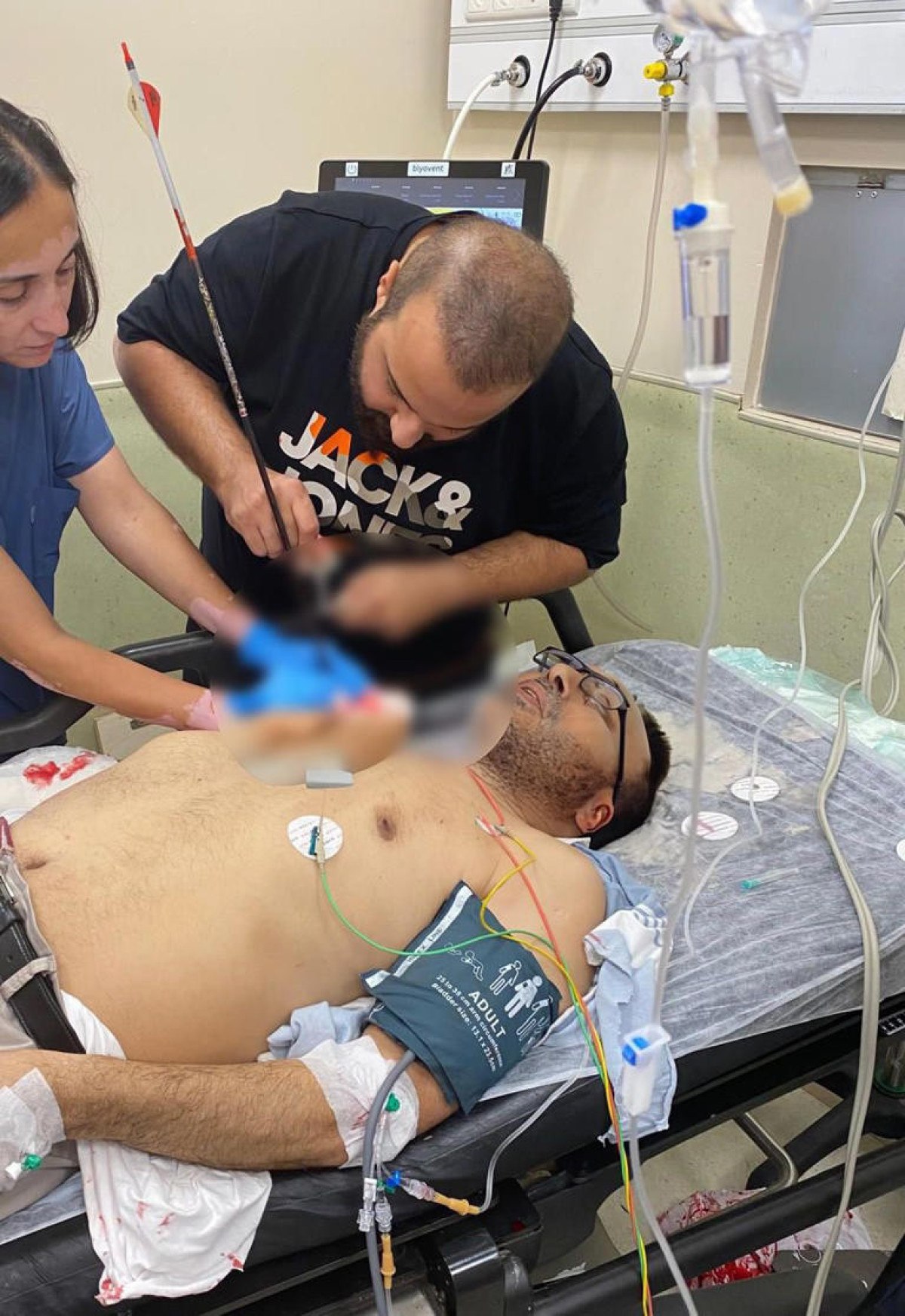 istanbulda cami imamini okla vurmustu olmesini istesem gogsune atardim 1 sr65bMdv