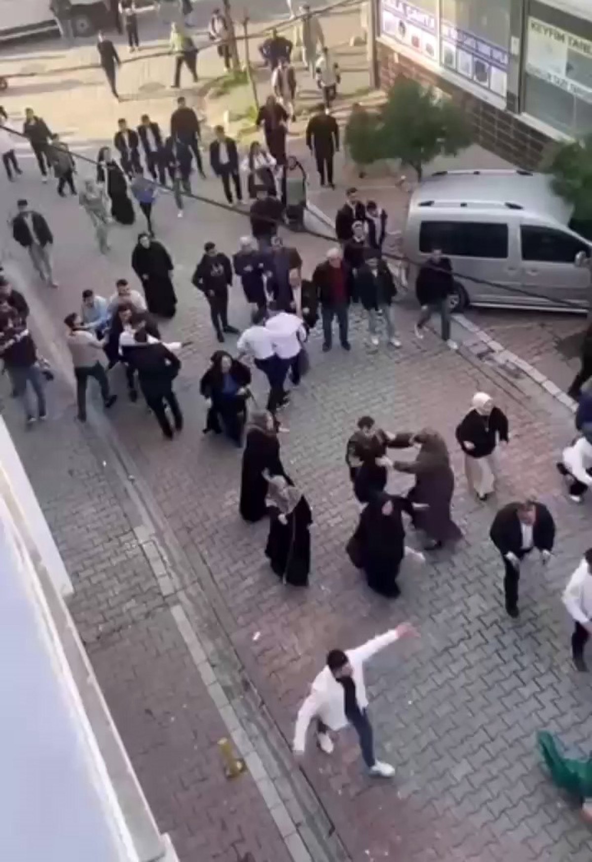 istanbulda dugunde taki toreni kavgasi cikti 0 6GC1TgeW