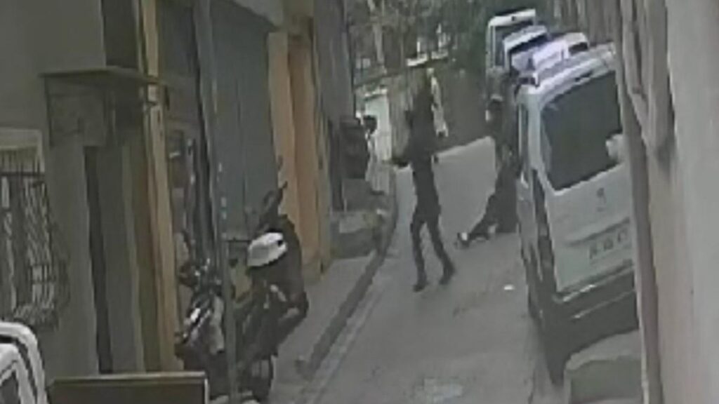 istanbulda iki kardese silahli saldiri VwuQSPlx