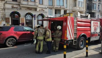 istanbulda otelde yangin panigi fpvZWF7v