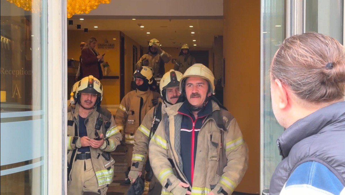 İstanbul'da otelin elektrik panosundan çıkan yangın korkuttu 1 istanbulda otelin elektrik panosundan cikan yangin korkuttu 0 N6v4m2LL