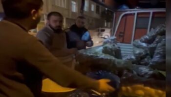 istanbulda seyyar satinin oyunu kisa surdu 21 kilogram diye sattigi patates 10 kilogram cikti KlQ7MJzp