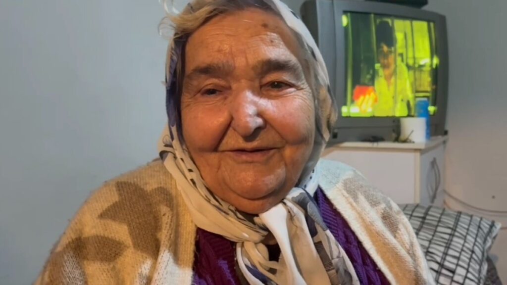 istanbulda uyurken odasinin zemini coktu PP8BtS5W