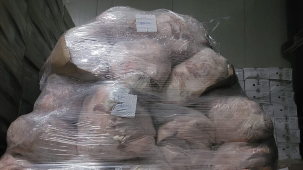 izmirde 67 ton uygunsuz gida tutan 28 firmaya ceza n9Erchn9