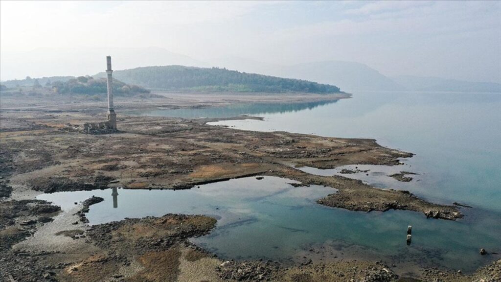 izmirde kuraklik tehlikesi barajlarda su miktari kritik seviyede tNeBgzOC