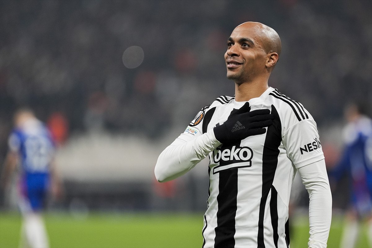 joao mario besiktas formasiyla ilk kez gol sevinci yasadi 0 skSj9YXq