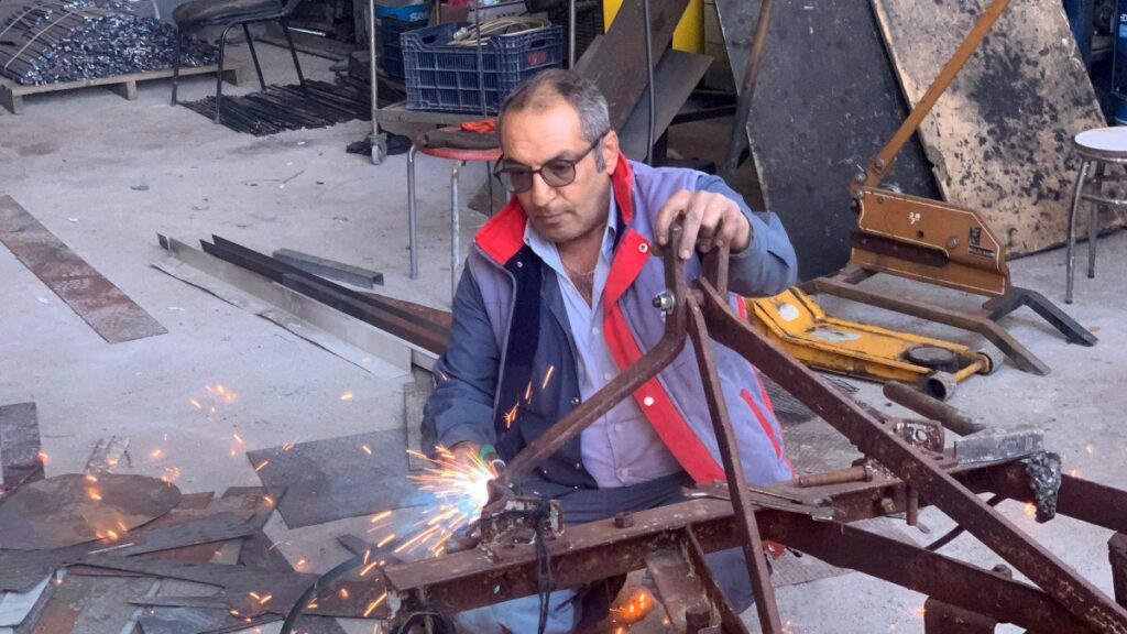 karamanda yanginda 1 milyon lirasi yanan esnafin yuzunu merkez bankasi guldurdu 2BDUn3Pn