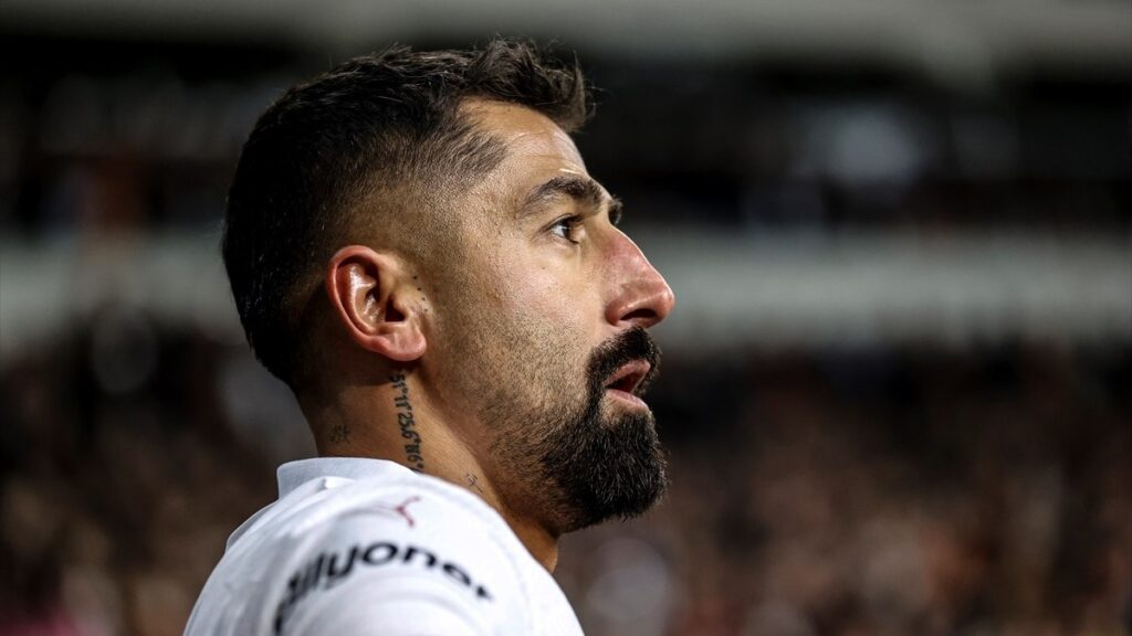 kerem demirbay galatasaraydan ayrilmayi dusunmuyorum uhzDZLv9