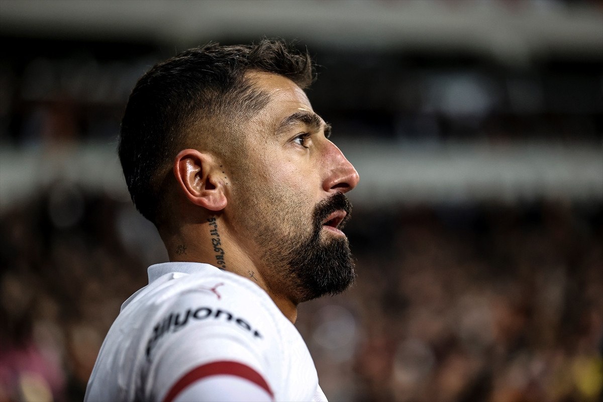 kerem demirbayin aci gunu dedesini kaybetti 1 cUzAACAB