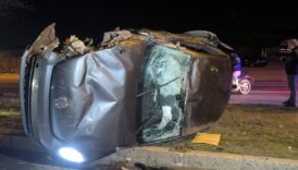 kirikkalede tirla otomobil carpisti 2 kisi yaralandi brhMkdxa