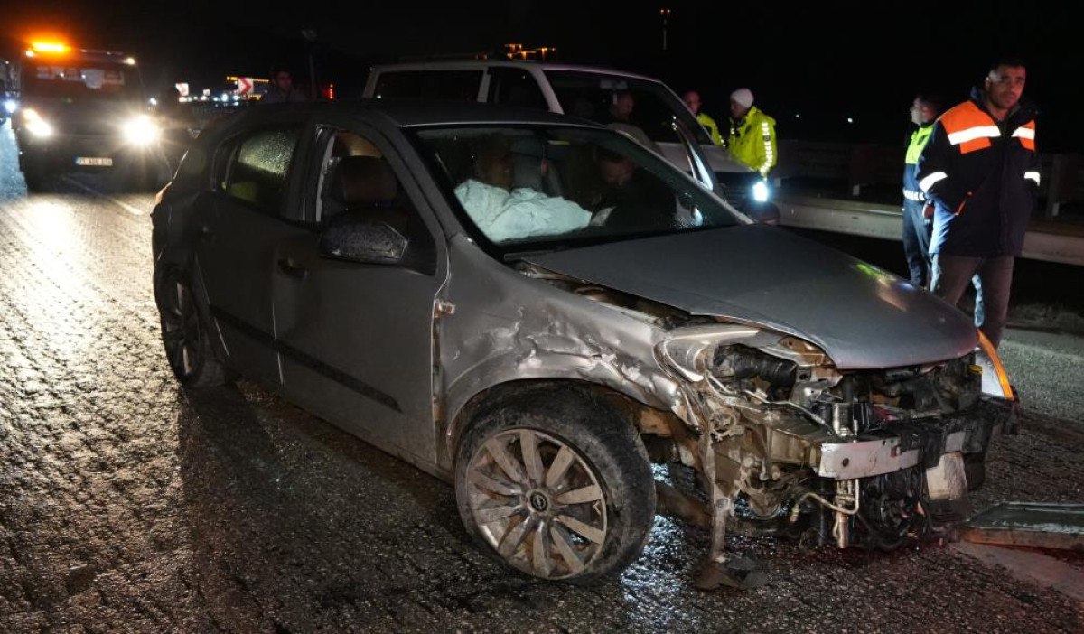 kirikkalede yaralilara mudahalede eden saglikcilara otomobil carpti 10 yarali 1 8LOGhiMA