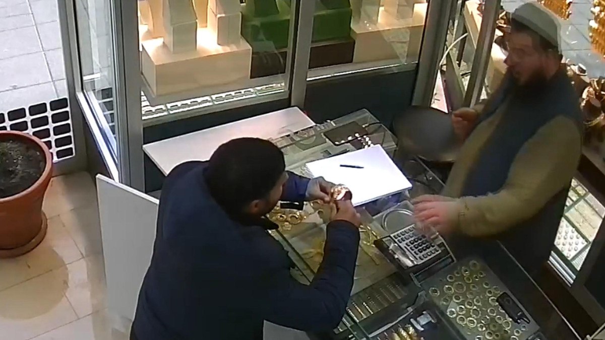 kirklarelide kuyumcudan bilezikleri calip kacan supheli tutuklandi 0 Jkqqpg42