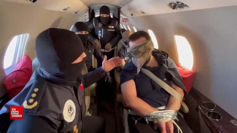 kirmizi bultenle aranan iki suc orgutu uyesi turkiyeye getirildi 784mWTit