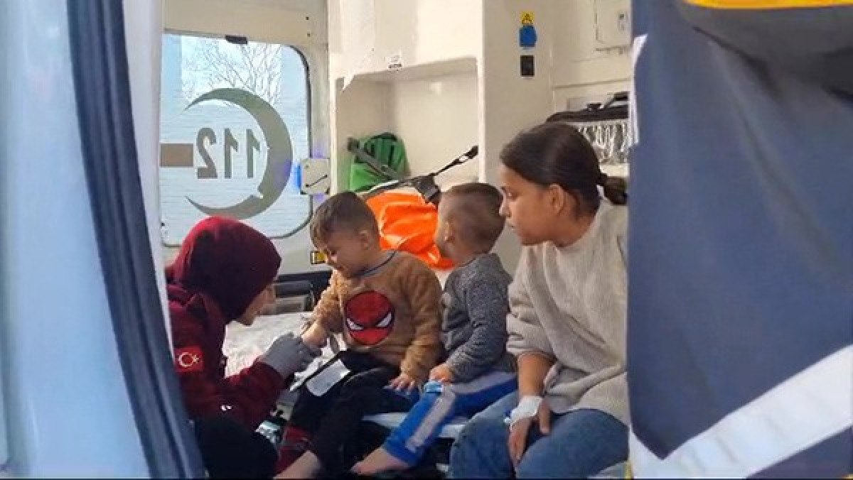 kocaelide bir evde cikan yanginda mahsur kalan 4 cocuk kurtarildi 0 MlT7Mait