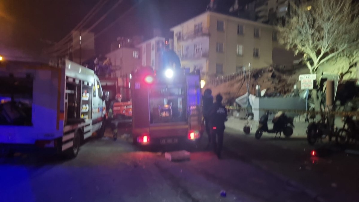 Konya'da 3 katlı bina çöktü 3 konyada 3 katli bina coktu 2 BaWAsXdF