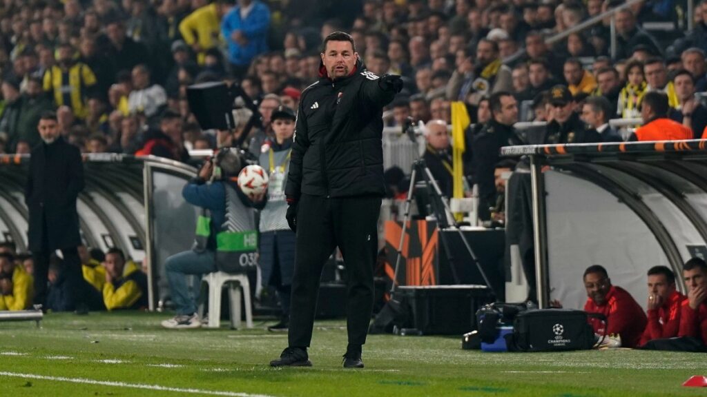 lyonda pierre sage donemi sona erdi ABxT2vma