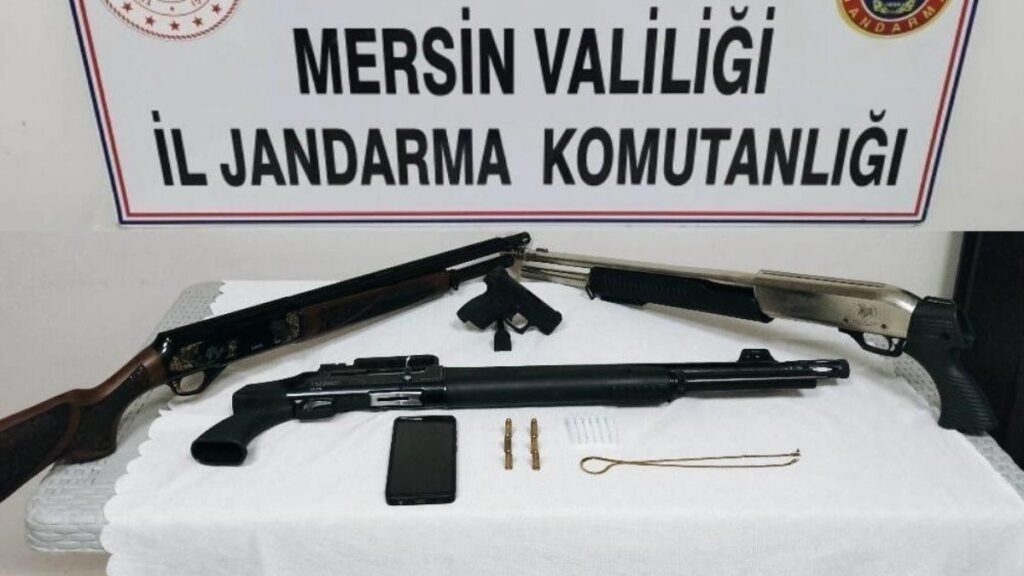 mersinde hirsizlik yapan iki supheli yakalandi DDhqGugx