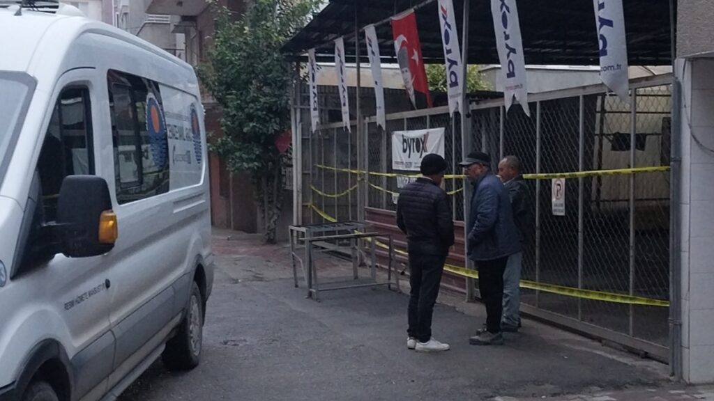 mersinde is yerinde uyuyan genc yangina yakalandi 1 olu QUTGu8SF