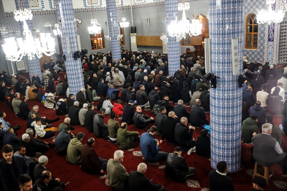 mirac kandili yurt genelinde dualarla idrak edildi 3 Oa4ZLXuV