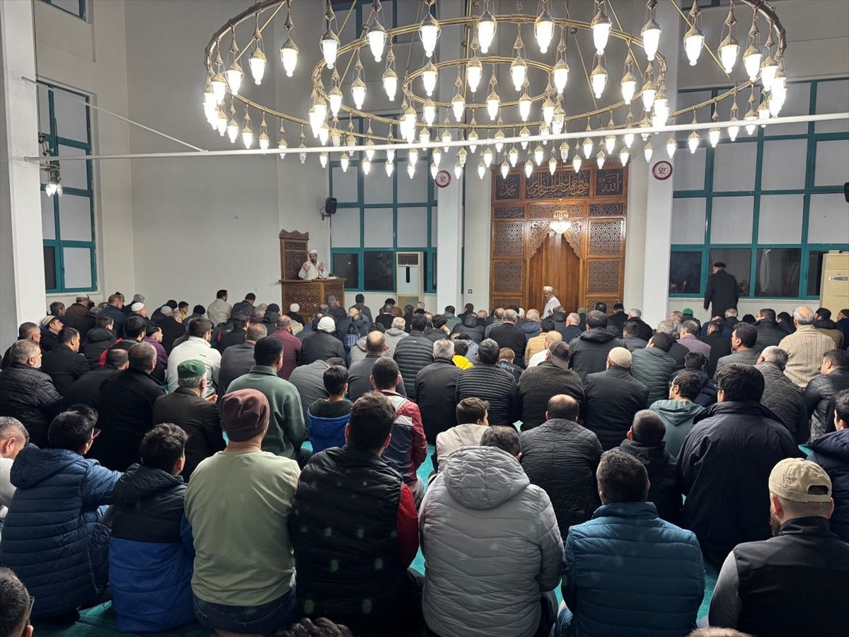 mirac kandili yurt genelinde dualarla idrak edildi 6 EvFvHQe1