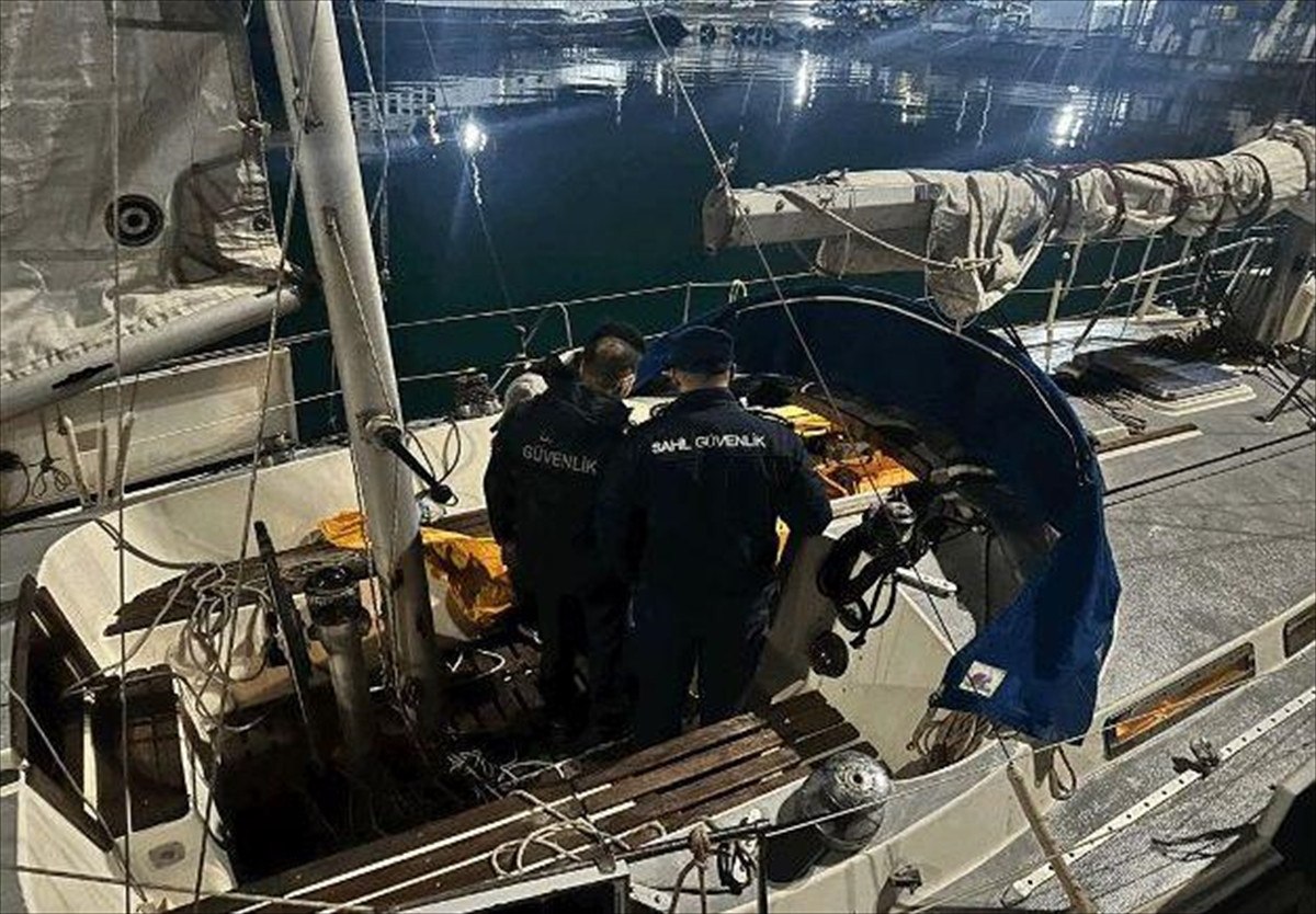 Muğla'da aranan 8 şüpheli yelkenli yatta yakalandı 1 muglada aranan 8 supheli yelkenli yatta yakalandi 0 2tbuX7Et