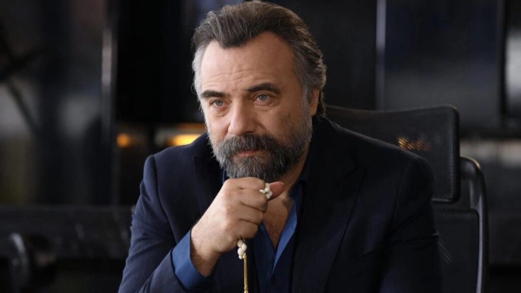 oktay kaynarcanin kardesi tipatip aynisi cikti hangisi oktay hangisi turgay AIC44Fd7