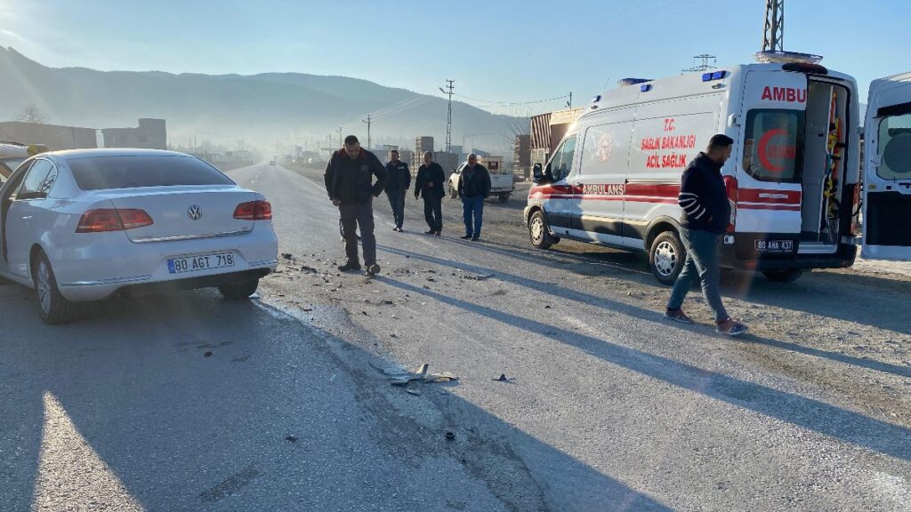 osmaniyede otomobil ile ticari taksi carpisti X8NufCwc