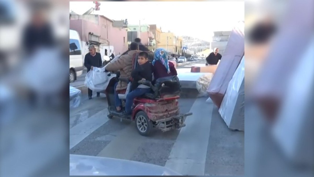 sanliurfada kamyonetten dusen sungerler yola sacildi 4 88ZiXfSA