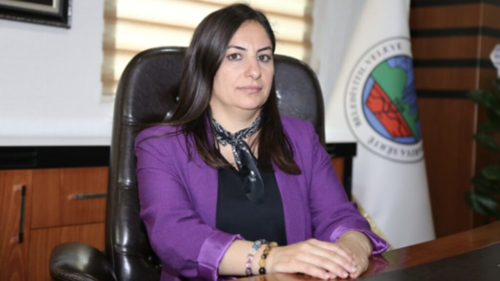 siirt belediye baskanina teror orgutu uyeliginden hapis cezasi 61XhCNg3