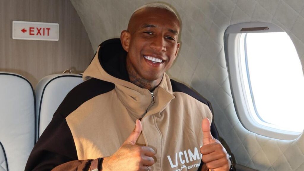 taliscanin istanbula geldigi ucagi 20 bine yakin taraftar takip etti AT5tuX1C