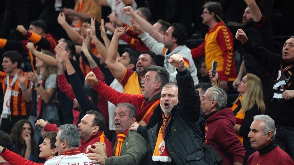 tbfden galatasaray ve besiktasa para cezasi GGbuz2jx