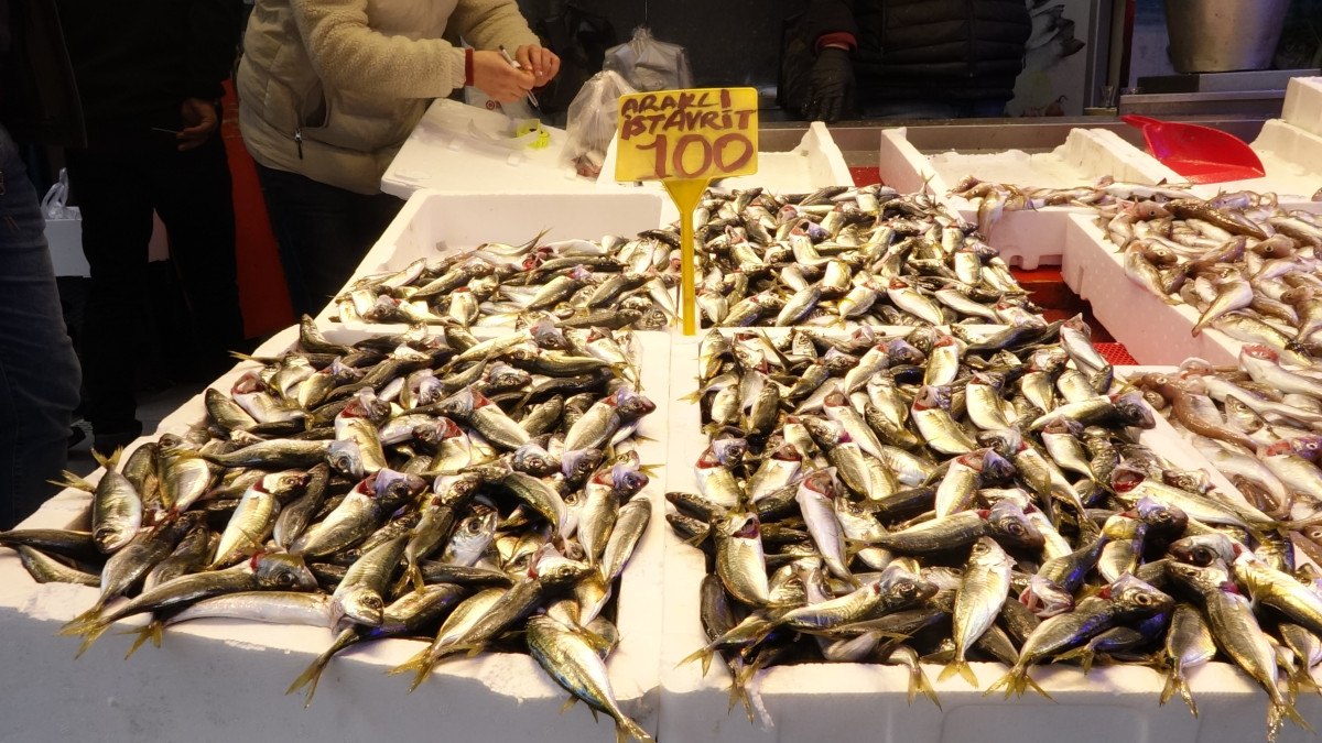 trabzonda balik tezgahlarinda cesit bollugu 2 QdjuC3ei