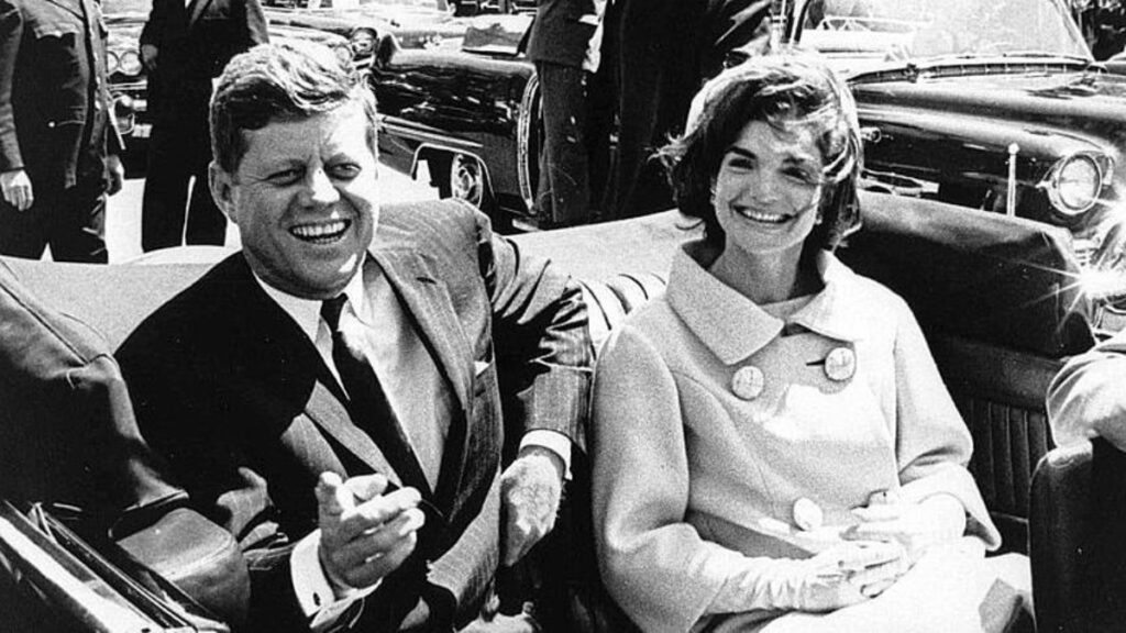 trump kennedy suikasti dosyalarinin aciklanmasini ongoren kararnameyi imzaladi 6HYO7Zb9