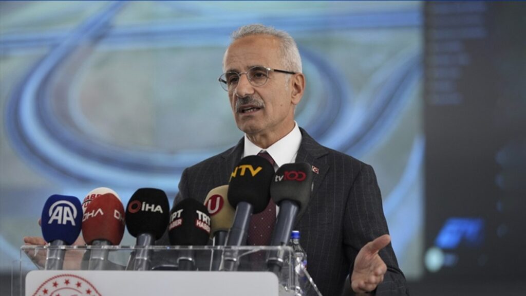 ulastirma ve altyapi bakani abdulkadir uraloglu kara yolu projeleri cagin ihtiyaclarina gore revize ediliyor eXBC1FMR