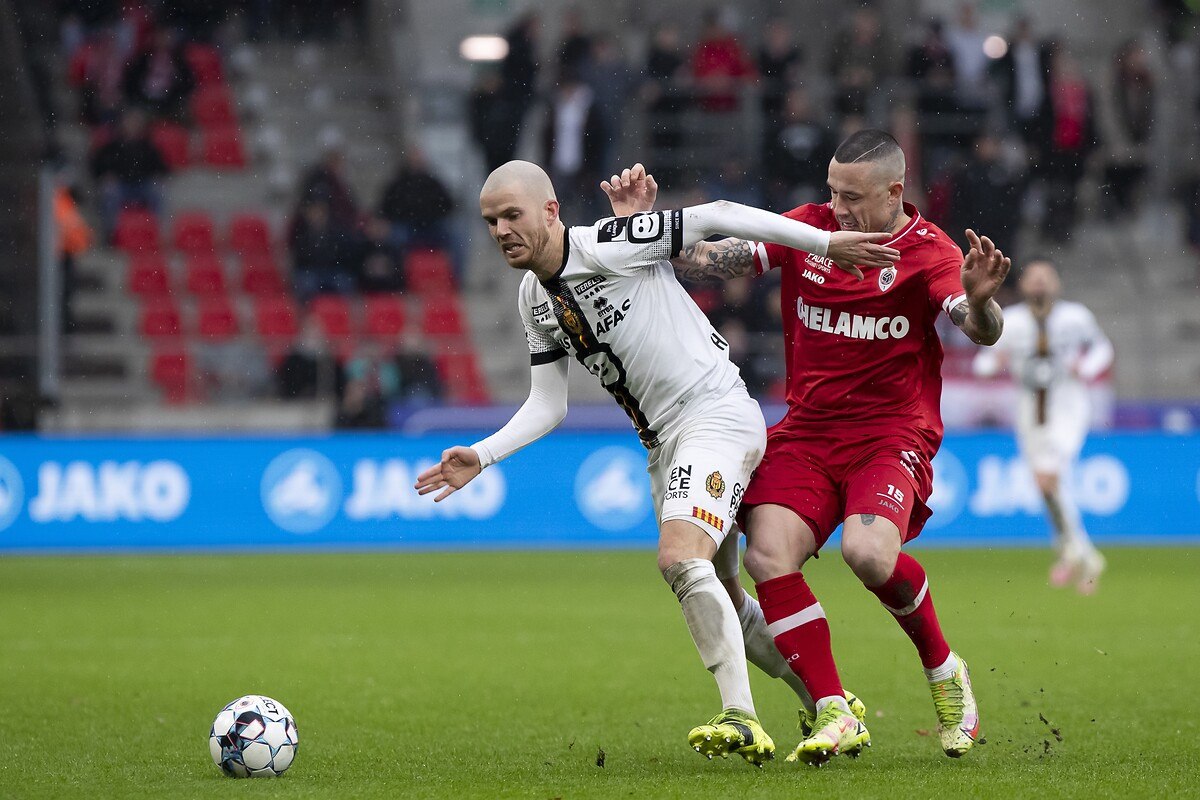 unlu futbolcu radja nainggolan yasakli madde kacakciligindan tutuklandi 0 cHTA6vpF