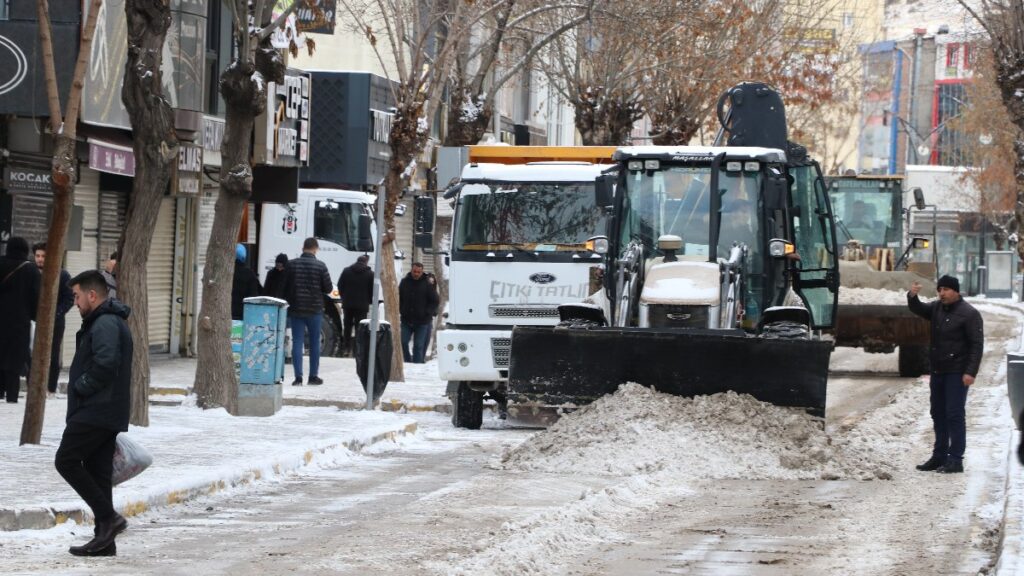 vanda 255 yerlesim yeri ulasima kapandi fJhN9GD1